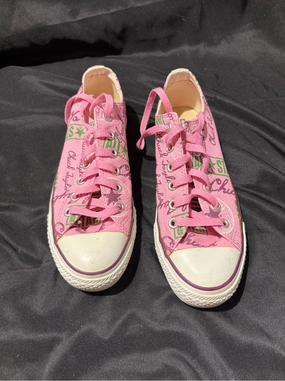 Pink Low-Top Women's Canvas Sneakers with Script Print - Picture 2 of 8